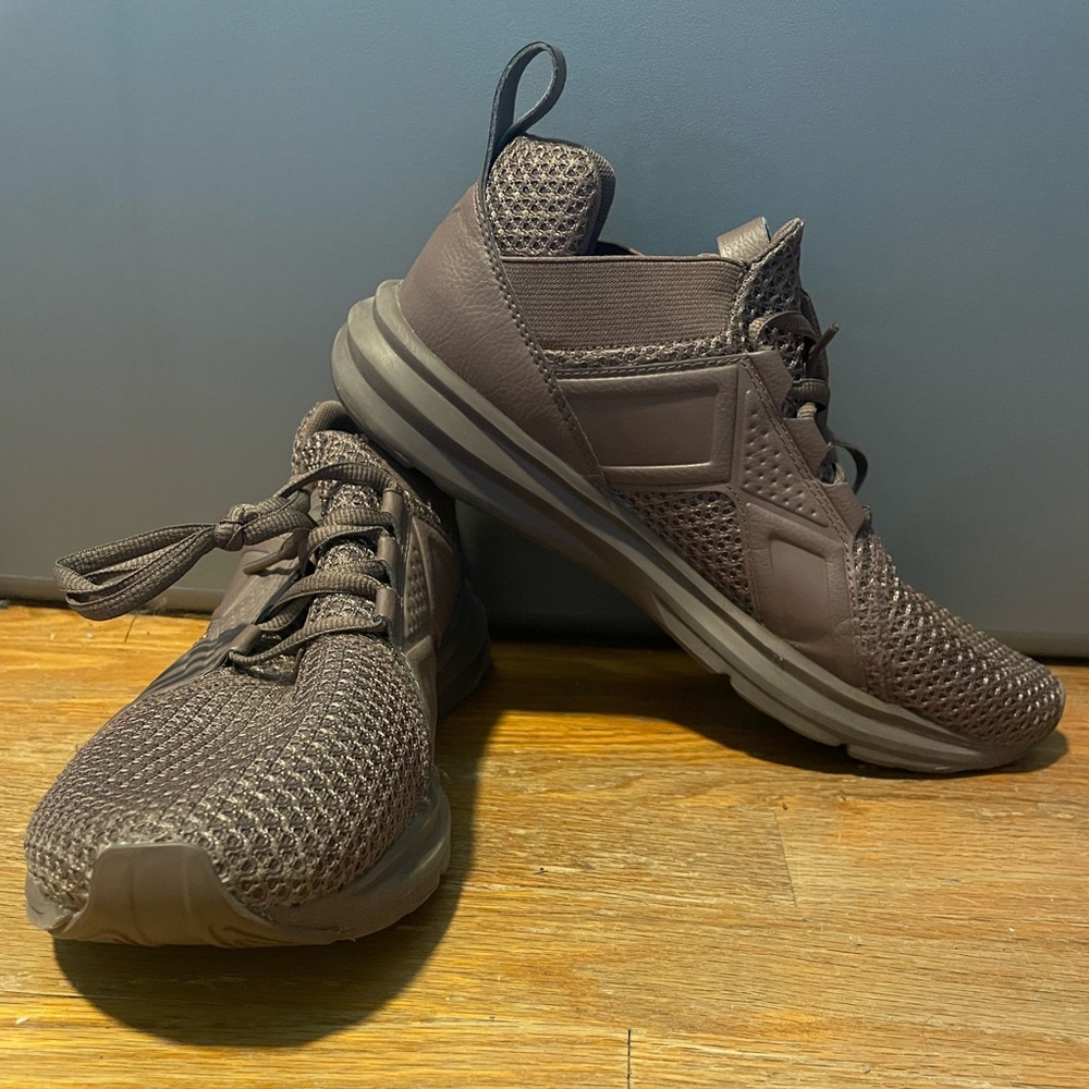 Puma sneakers size women’s 10